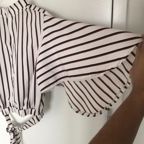 Stripped top with open bell sleeves - Picture 3 of 4
